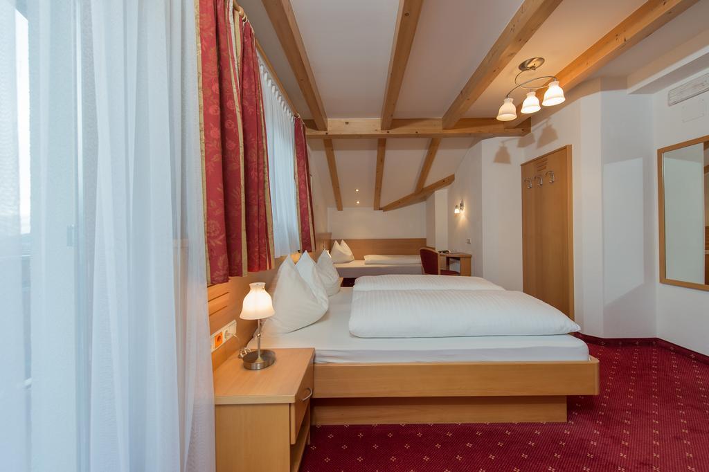 Hotel Garni Hochgruber Bruneck Rum bild
